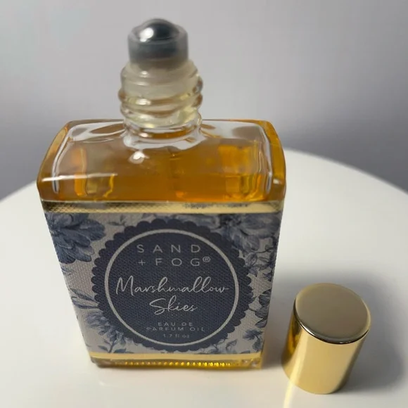 Sand + Fog “Marshmallow Skies” Roll on Body Oil 1.7 fl oz - New ** - Picture 4 of 4